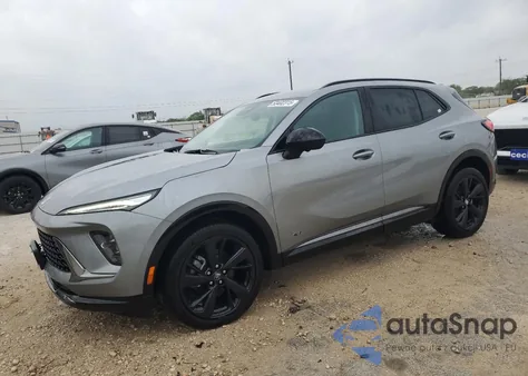 2024 Buick Envision Essence z USA, uszkodzony, nr VIN LRBFZPE43RD068978